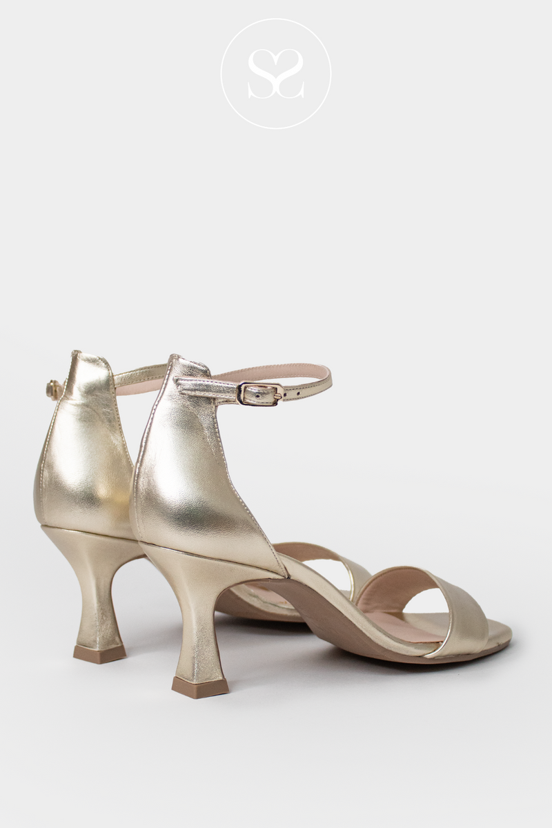 LOW HEEL SANDALS IN GOLD FROM LODI