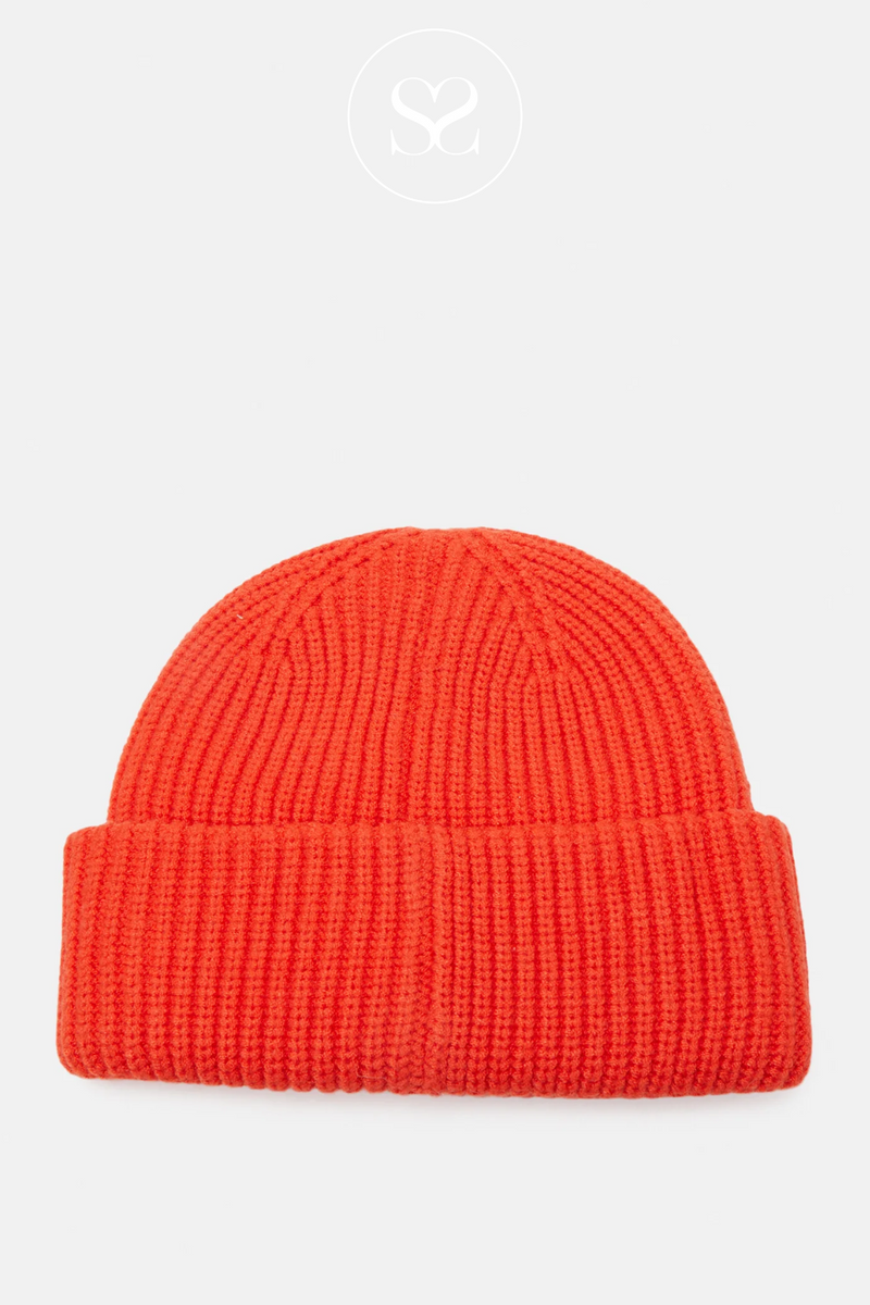 MOSS COPENHAGEN RACHELLE RED HAT